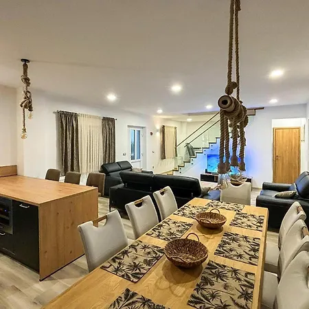 Luxurious In *